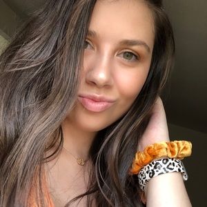 Meet your Posher, Haley